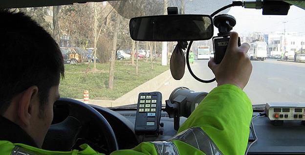 26 000 de angajati ai mai vor asigura ordinea si siguranta publica in minivacanta de 1 mai politistii vor actiona cu 400 de aparate radar 681208c7b4578