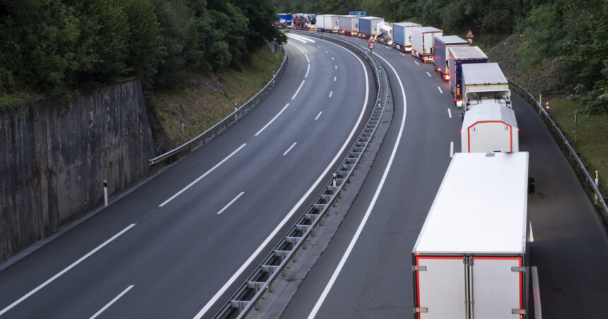 a fost semnat cel mai mare contract pentru un tronson de autostrada din romania de peste 66 miliarde de lei 67f79b8de1754