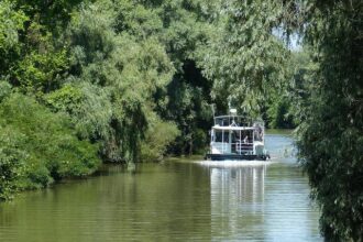 a inceput sezonul navelor de croaziera in delta dunarii 67fcbb3b94e4c