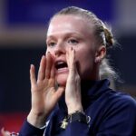 a pierdut fara drept de apel dar i a spus arbitrei sa ii ceara adversarei sa si dea cu deodorant 6801028d60317