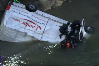 accident grav in mehedinti microbuzul cazut in dunare a fost scos din apa scafandrii au gasit o victima 67fd67e71ecd4