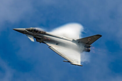 alerta in marea baltica avioane britanice de lupta au interceptat aeronave rusesti in apropierea spatiului aerian al nato 6805039e4276c
