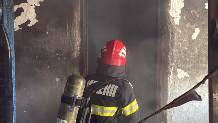 alerta pentru pompierii tulceni arde o gospodarie din comuna izvoarele 680a2e389ee00