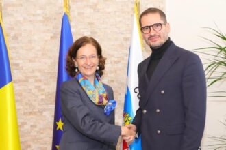 ambasadoarea austriei in vizita la primaria constanta a fost primita de viceprimarul rasauteanu 67f3e098d8b8a