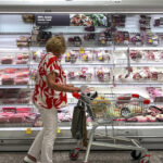 americanii isi fac stocuri de produse de la machiaj la condimente din cauza tarifelor lui trump nu mai cumpar decat ce e necesar 67f016780a587