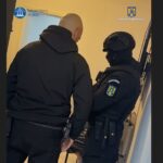 arestat la constanta pentru trafic de droguri si proxenetism mascatii l au vizitat la domiciliu si i au confiscat obiectul muncii 67ed4345ba4e8