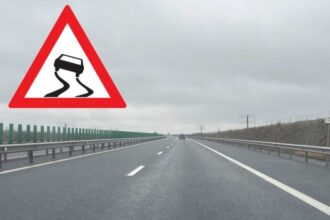 atentie soferi se circula pe carosabil umed pe autostrazile a1 a2 si a3 67ef76d2ef8ed