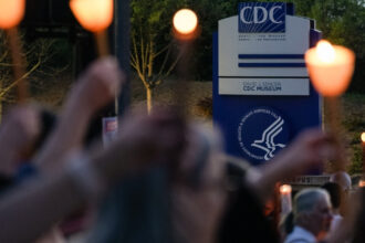 au inceput concedierile masive in agentiile de sanatate din sua administratia trump taie 10 000 de locuri de munca 67ec5c8687a28