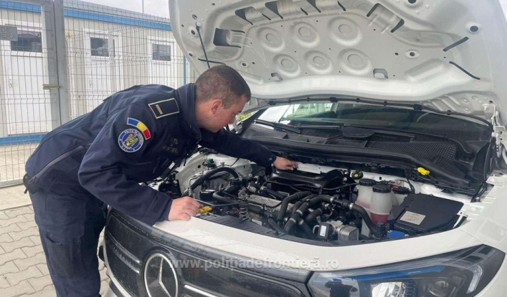 autoturism de lux cautat in olanda descoperit de politistii de frontiera 67ee3f96df13c