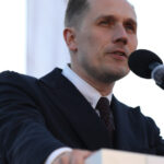 candidatul extremei drepte la alegerile prezidentiale din polonia mizeaza pe tiktok precum calin georgescu in romania 68113a2da608e