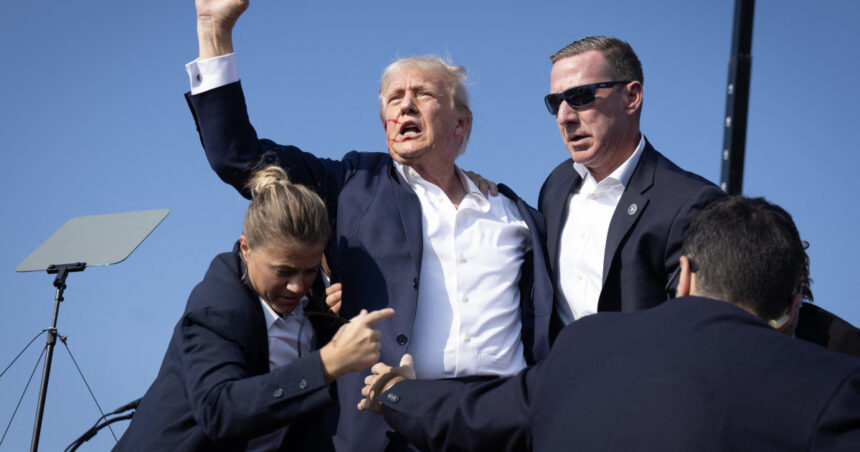 casa alba a inlocuit portretul lui barack obama cu cel al lui donald trump gesticuland victorios dupa tentativa de asasinat 67fe38572af17