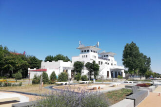 cazinoul din eforie sud una dintre cladirile reprezentative pentru stilul art deco de pe intreg litoralul romanesc scos la vanzare 6802305a039f9