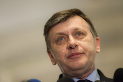 ce spune prietenul lui crin antonescu din cauza caruia a fost chemat la securitate 67fee297cac09