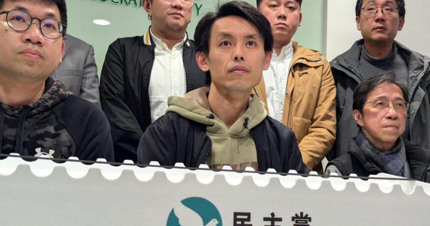 cel mai vechi partid pro democratie din hong kong se dizolva in contextul in care beijingul nu mai lasa loc pentru disidenta 680498fe39dbe