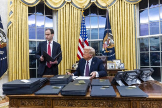 cele 10 momente cheie din primele 100 de zile de mandat prezidential al lui donald trump 68087034b2e1e