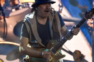 celebrul chitarist carlos santana si a amanat concertele dupa ce a fost depistat cu covid 19 680b64371e344