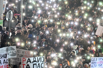 cererile uniunii europene sunt aproape aceleasi cu ale manifestantilor de pe strazile serbiei spune comisarul pentru extindere 67ff4d6947084
