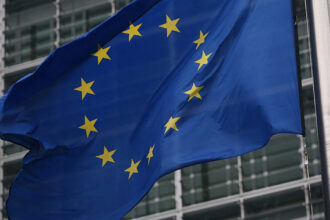 comisia europeana propune ca in special statele din vecinatatea rusiei sa foloseasca fondurile de coeziune pentru cheltuieli de aparare 67ec3caabc3cc