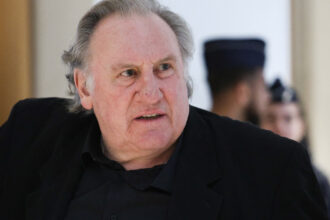 contest faptele gerard depardieu a negat la procesul sau de la paris ca a pipait femei la filmari ce a spus despre metoo 67ec275c05dfb
