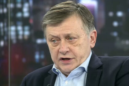crin antonescu prima reactie dupa ce cnsas a dezvaluit ca acesta a dat o declaratie la securitate despre un fost coleg profesor 67fe7cd878fe5