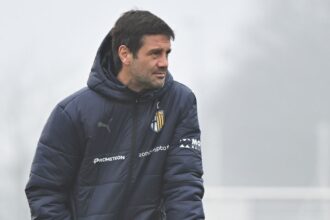 cristi chivu i a cucerit cum si au schimbat atitudinea fanii parmei dupa venirea romanului 67ffcad12674a