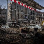 culisele discutiilor de la paris sua ofera reducerea sanctiunilor impotriva rusiei in cazul unui acord de pace cu ucraina moscova ar pastra teritoriile cucerite iar aderarea kievului la nato ar fi 680340d49eb50