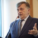cum a fost pozat crin antonescu alaturi de irina fata lui tanara in varsta de 24 de ani a avut si un mesaj pentru tatal ei 67fe16480652b