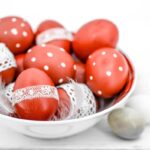 cum se vopsesc ouale de paste cu ingrediente naturale din bucatarie simplu usor si spectaculos 6800d79e9cc46