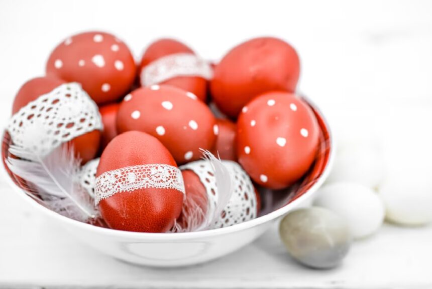 cum se vopsesc ouale de paste cu ingrediente naturale din bucatarie simplu usor si spectaculos 6800d79e9cc46