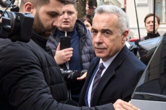 desfasurare impersionanta a fortelor de ordine lui calin georgescu i a fost prelungit controlul judiciar pentru inca 60 de zile 6809f690c4815