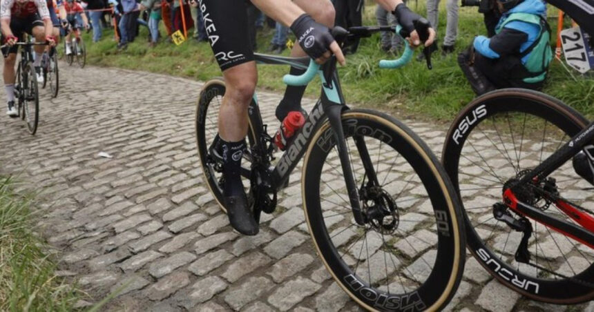 doi ciclisti au murit dupa ce li s a facut rau in timp ce participau la turul flandrei pentru amatori 67f22cb613bf6