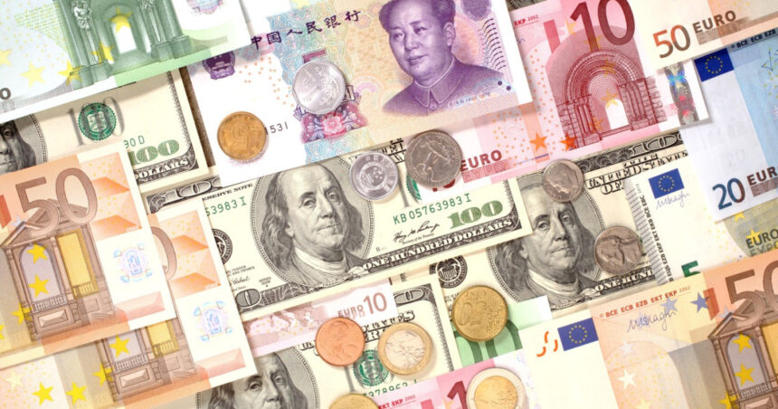dolarul traditionalul refugiu al investitorilor a scazut fata de principalele valute internationale yuanul la un minim istoric 67f58dfa3e38a