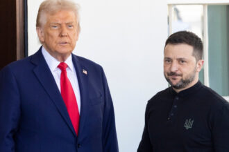 donald trump aminteste din nou ca nu este un fan al lui volodimir zelenski dar spune ca nu l invinovateste pentru razboiul din ucraina 68020cd86730f