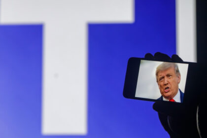 donald trump critica reportajele cbs referitoare la ucraina si groenlanda si cere pedepsirea postului tv care s a luat de el 67fde389c5c24