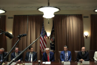 donald trump vrea sa incheie 90 de acorduri comerciale in 90 de zile insa expertii avertizeaza asupra riscurilor 67fccfb13b8ae