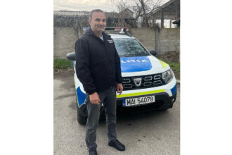 dragos lamboiu de la politia mangalia eroul zilei a prins trei indivizi care incercau sa pacaleasca o batranica 67ee633d3876e