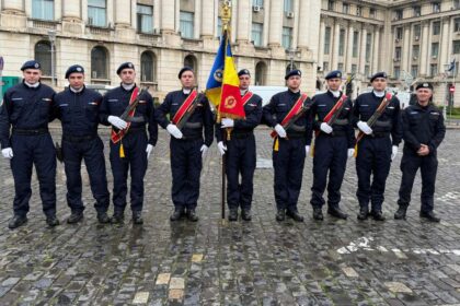drapelul de lupta al gruparii de jandarmi mobile tomis constanta a fost decorat cu ordinul national barbatie si credinta in grad de cavaler 67eeaa3d53a37