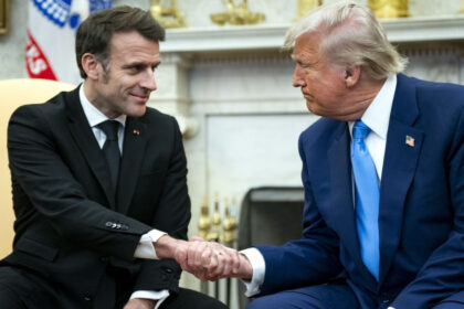 emmanuel macron considera fragila pauza tarifara acordata de donald trump 67f927540c061