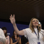 exclusiv viziteu usr spune ca decizia privind candidatura elenei lasconi se va lua peste doua saptamani pana atunci campania va continua 67f6911e4dd40