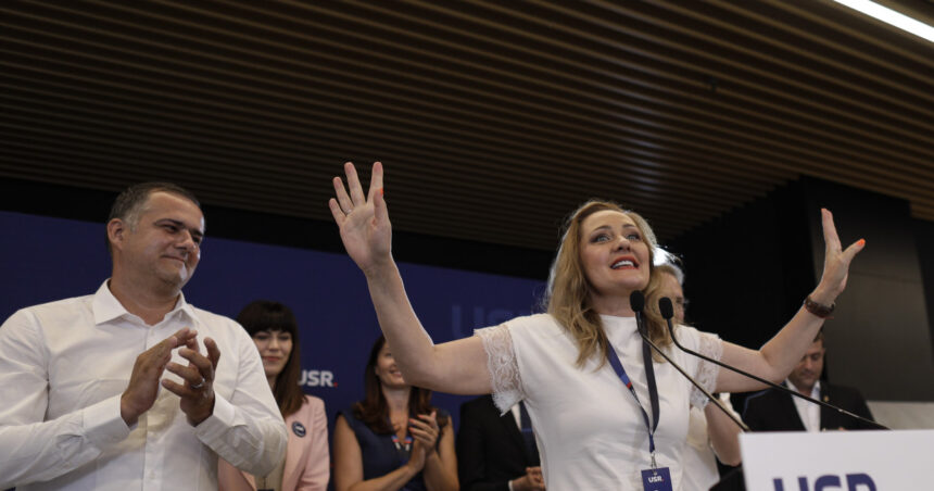 exclusiv viziteu usr spune ca decizia privind candidatura elenei lasconi se va lua peste doua saptamani pana atunci campania va continua 67f6911e4dd40