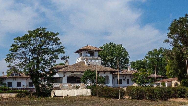 fosta vila regala din statiunea mamaia supravegheata video directia judeteana pentru cultura constanta a semnat un nou contract 6808c7a4ae696