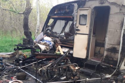 foto a murit turista a carei rulota a luat foc la harsova la baile puturoasa 68063ef89b033
