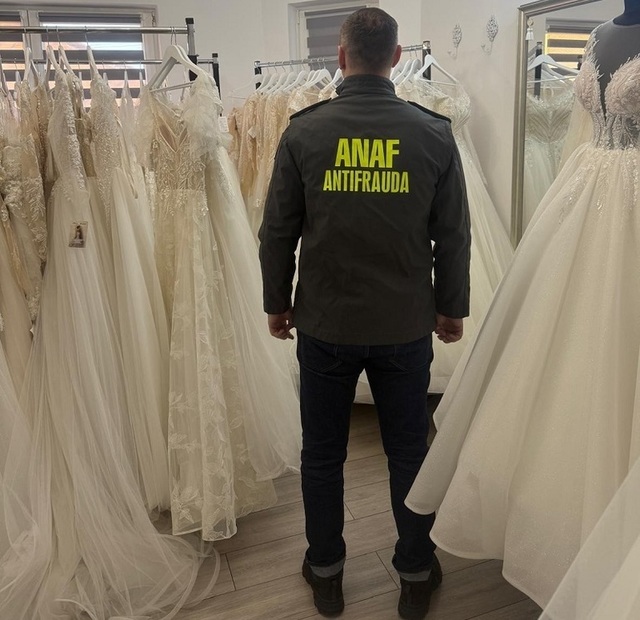 foto anaf deschide sezonul nuntilor dupa ce a confiscat 300 rochii de mireasa acum le vinde 680ab087d9e21