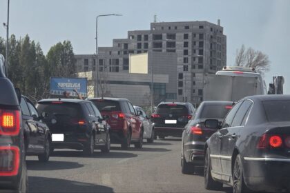 foto atentie soferi evitati bulevardul aurel vlaicu traficul este blocat 67ff64e6494ef