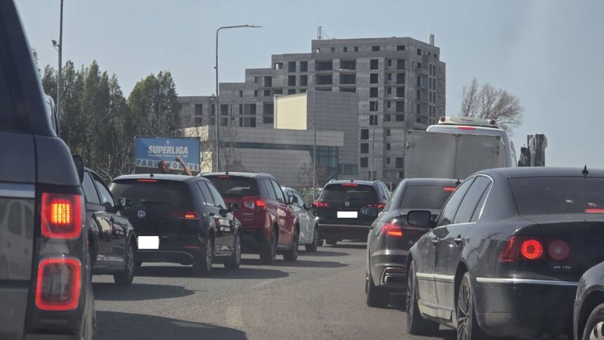 foto atentie soferi evitati bulevardul aurel vlaicu traficul este blocat 67ff64e6494ef