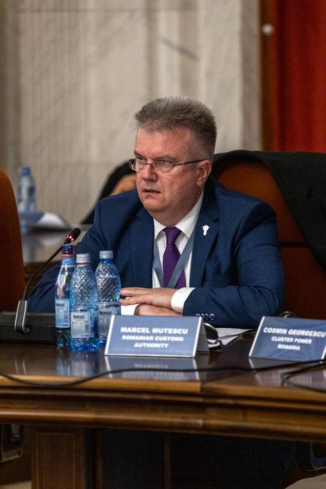 foto directorul autoritatii vamale romane anunta montarea de scanere la isaccea si moravita pana la finalul anului vor mai fi amplasate sase asemenea dispozitive si in alte vami 67f93dc696697