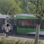 foto doua tramvaie s au ciocnit frontal in bucuresti 680b408810c4a