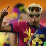 foto lamine yamal show cu jurnalistii dupa el clasico si a pus pe cap doua perechi de ochelari de soare si a intepat o pe real madrid 680dcdc6401e3