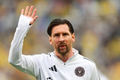 foto messi cel mai emotionant omagiu adus papei francisc din lumea fotbalului mesajul sau face inconjurul lumii 68075bf212002