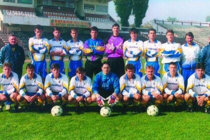 foto primii frati gemeni straini din fotbalul romanesc implinesc astazi 60 de ani au jucat impreuna la 12 echipe 67fa5792bb82d